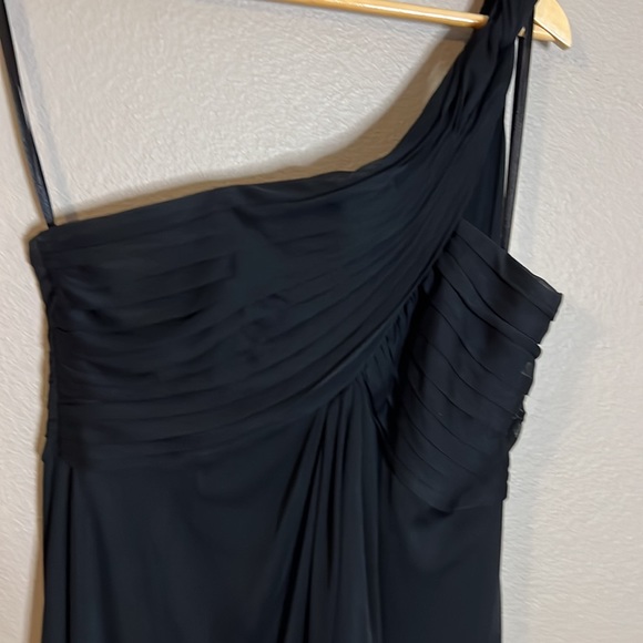 Alex Evenings Black One Shoulder Sheer Overlay Scarf Gown, Size 6 - Picture 4 of 6